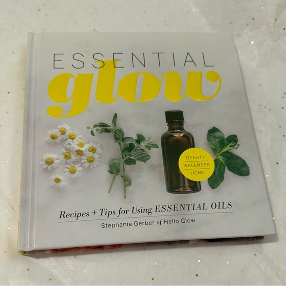 Hello Glow & Essential Glow books - Picture 4 of 5